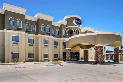 comfort suites near university